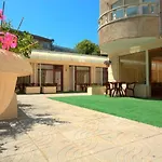Acropolis 2* Warna