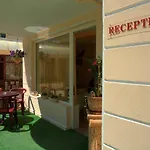 Acropolis Hotel
