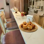 Acropolis Hotel 2*
