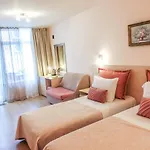 Acropolis 2* Warna