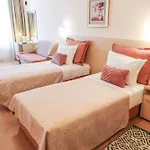 Acropolis Hotel 2*