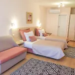 Acropolis Hotel 2*
