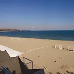 Acropolis Hotel 2*
