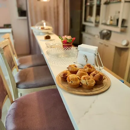 Acropolis Otel 2*