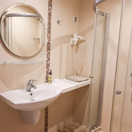 卫城酒店 2* 瓦爾納