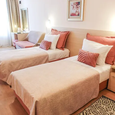 卫城酒店 酒店 2*