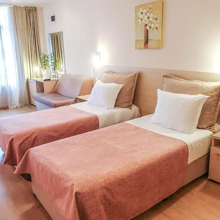 卫城酒店 瓦爾納