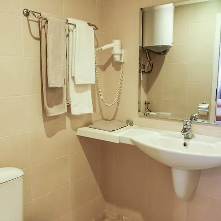 卫城酒店 2* 瓦爾納