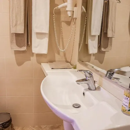 卫城酒店 瓦爾納