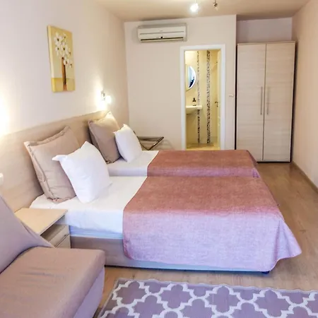 Acropolis Otel 2*
