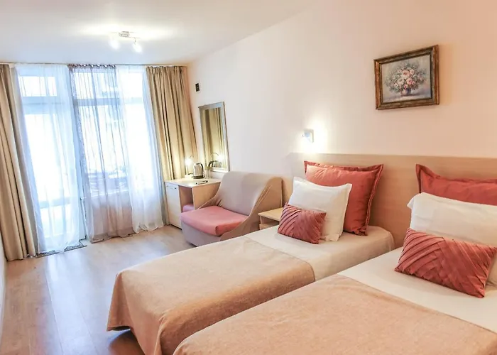 卫城酒店 2* 瓦爾納