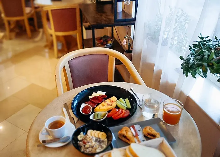 卫城酒店 2* 瓦爾納