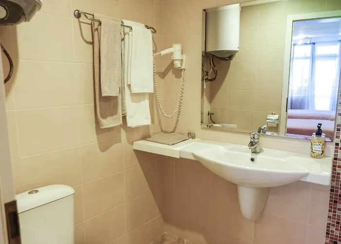 卫城酒店 2* 瓦爾納