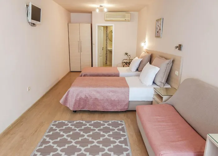 卫城酒店 瓦爾納