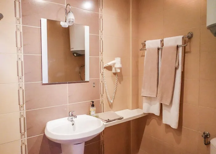 卫城酒店 2* 瓦爾納