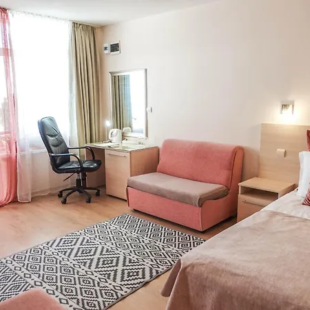 Acropolis Hotel 2*